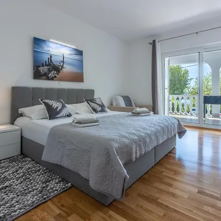 Zdenka Apartment