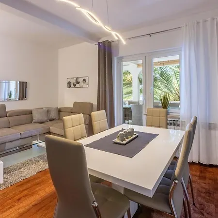 Zdenka Apartment